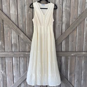 Women’s plus ivory long dress